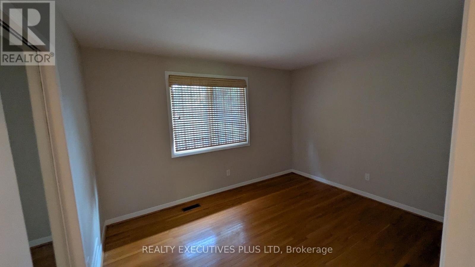 1443 Birchwood Drive, Mississauga, ON - Indoor Photo Showing Other Room