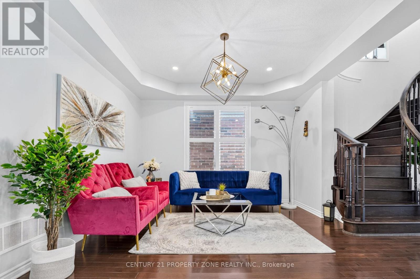 114 Mincing Trail, Brampton, ON - Indoor Photo Showing Living Room