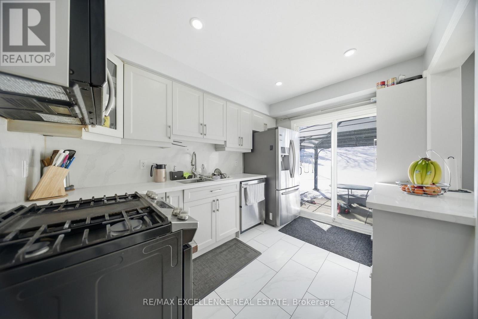 46 Nectarine Crescent, Brampton, ON - Indoor Photo Showing Kitchen