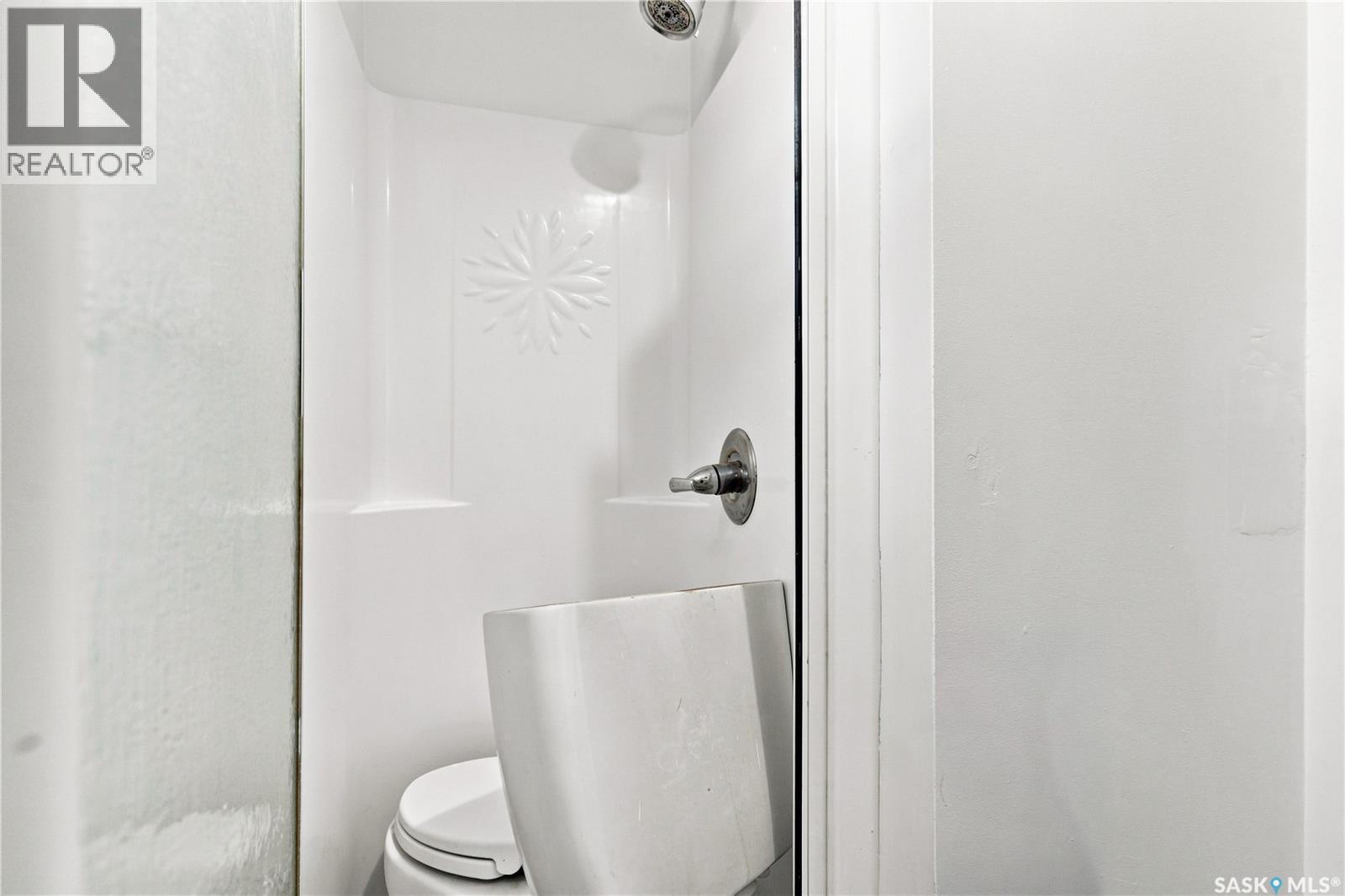 1401 10Th Street E, Saskatoon, SK - Indoor Photo Showing Bathroom