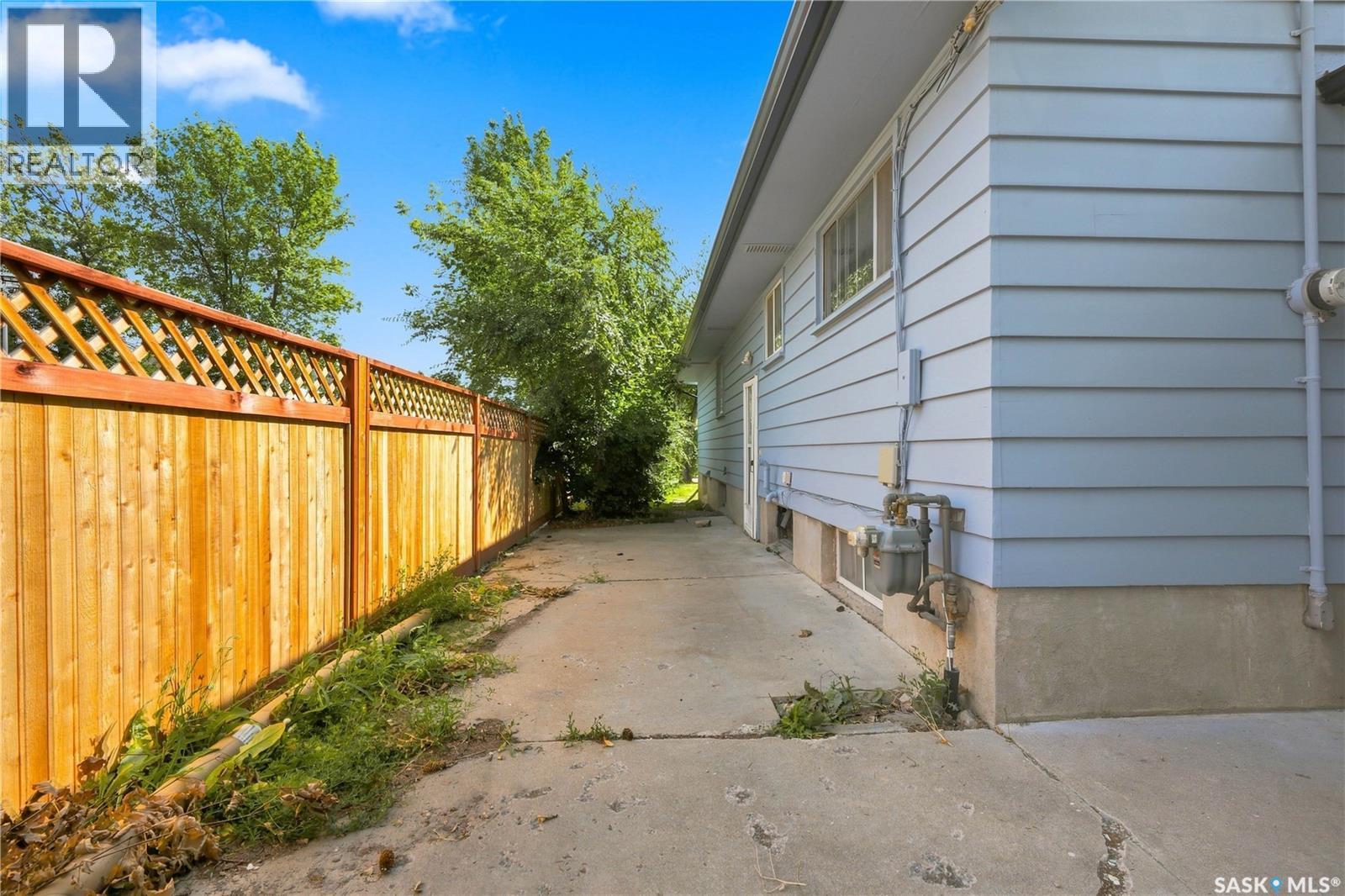 1401 10Th Street E, Saskatoon, SK - Outdoor With Exterior