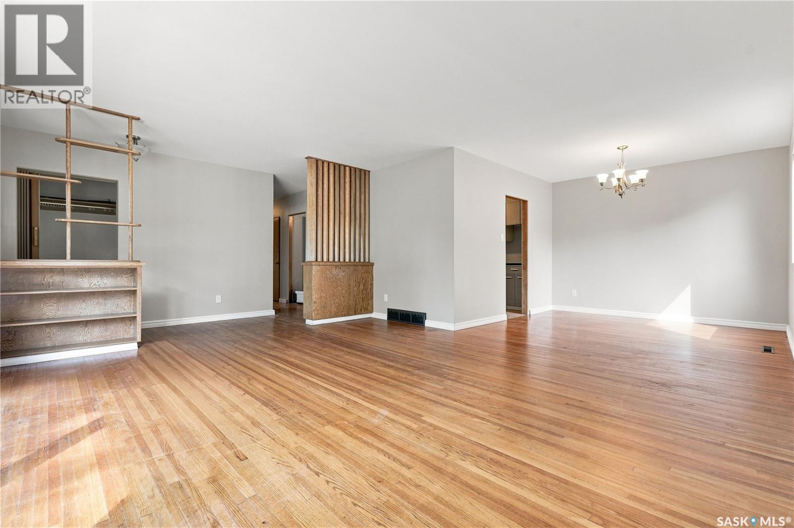 1401 10Th Street E, Saskatoon, SK - Indoor