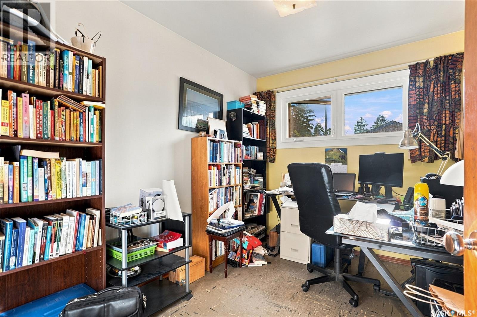 229 U Avenue N, Saskatoon, SK - Indoor Photo Showing Office