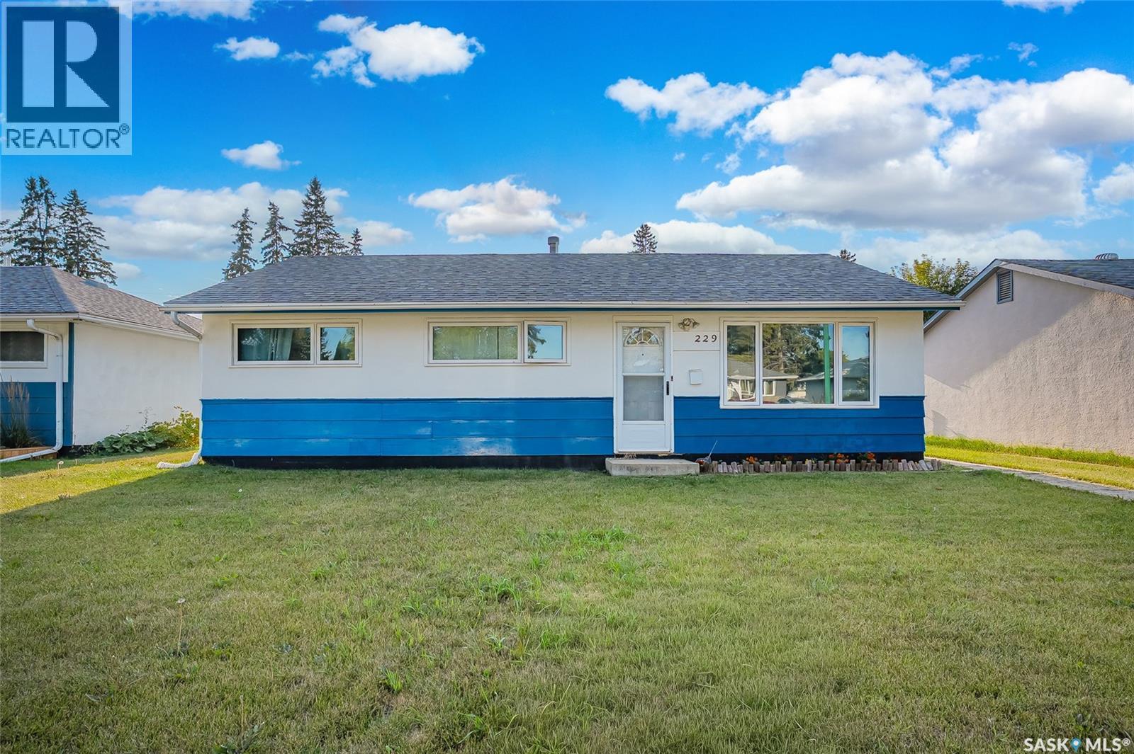 229 U Avenue N, Saskatoon, SK - Outdoor