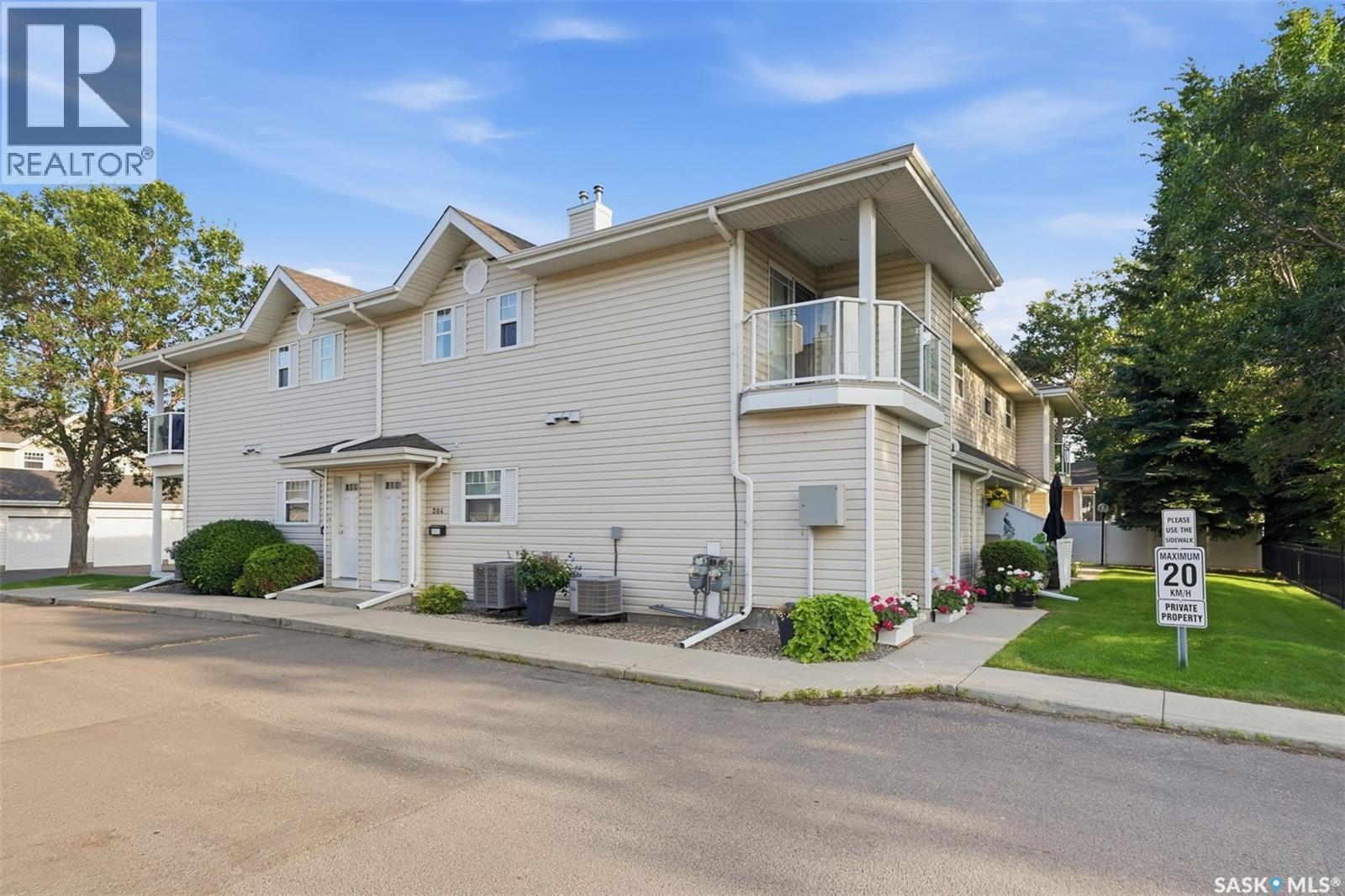 204D 141 105Th Street W, Saskatoon, SK - Outdoor With Balcony With Facade