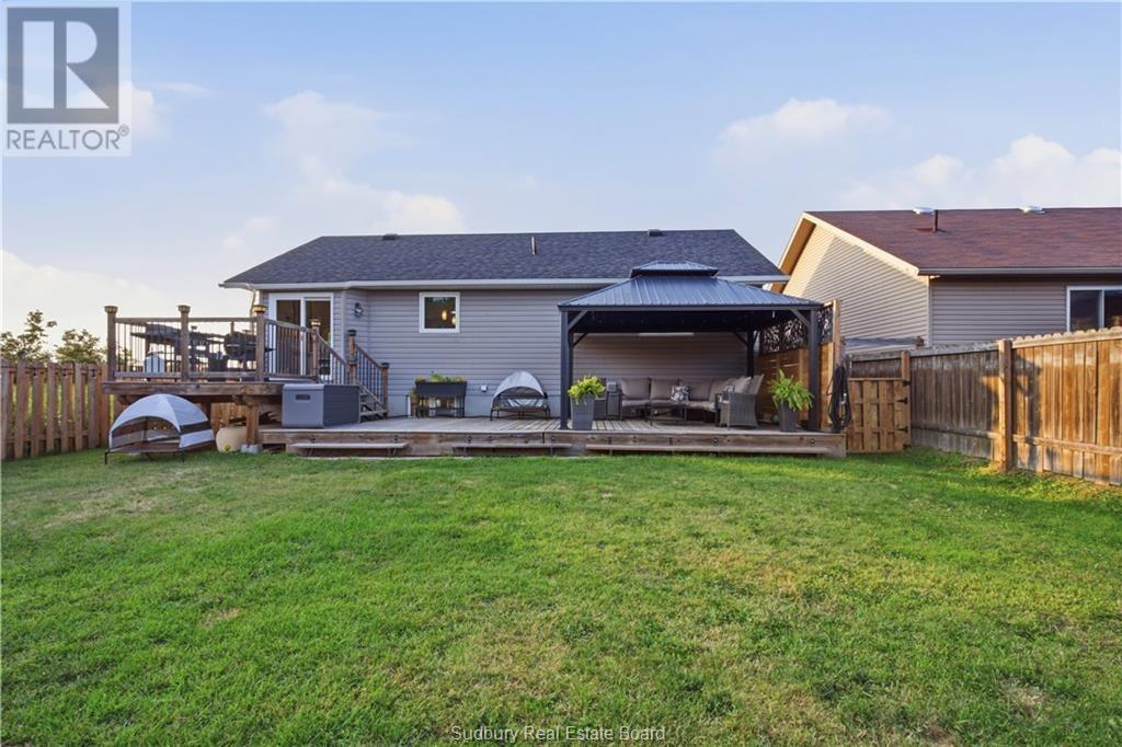 1663 Meadowlark Way, Val Caron, ON - Outdoor With Deck Patio Veranda