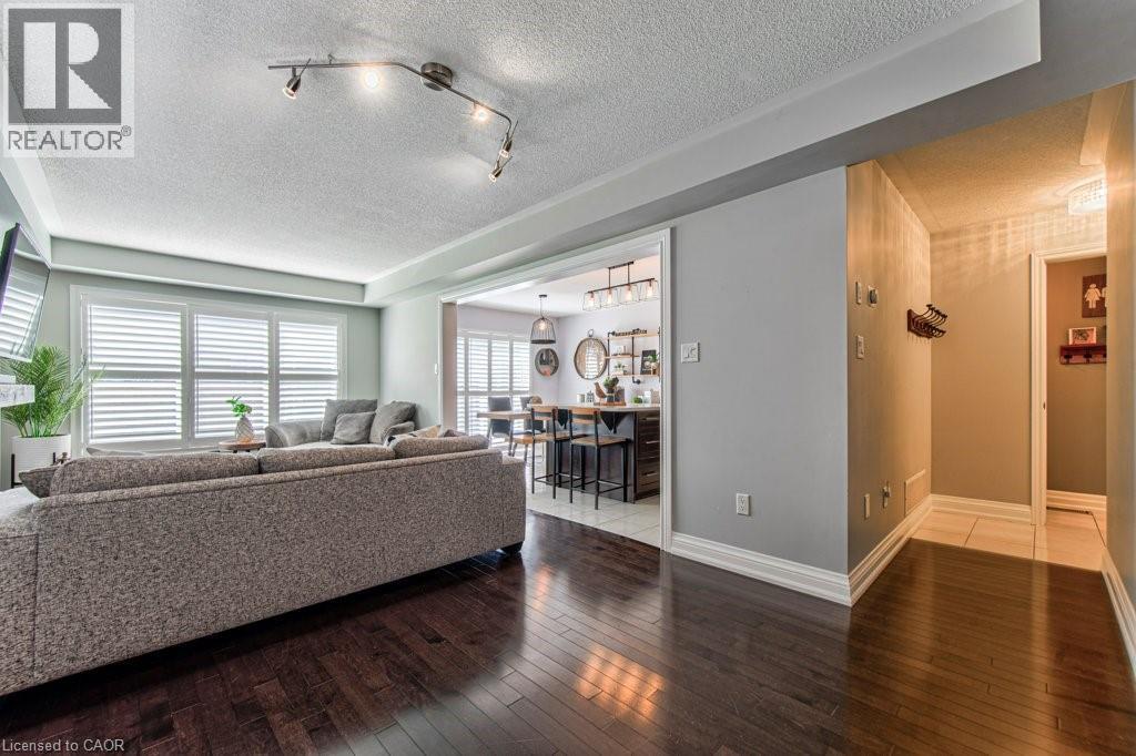 76 Ruhl Drive S, Milton, ON - Indoor Photo Showing Living Room