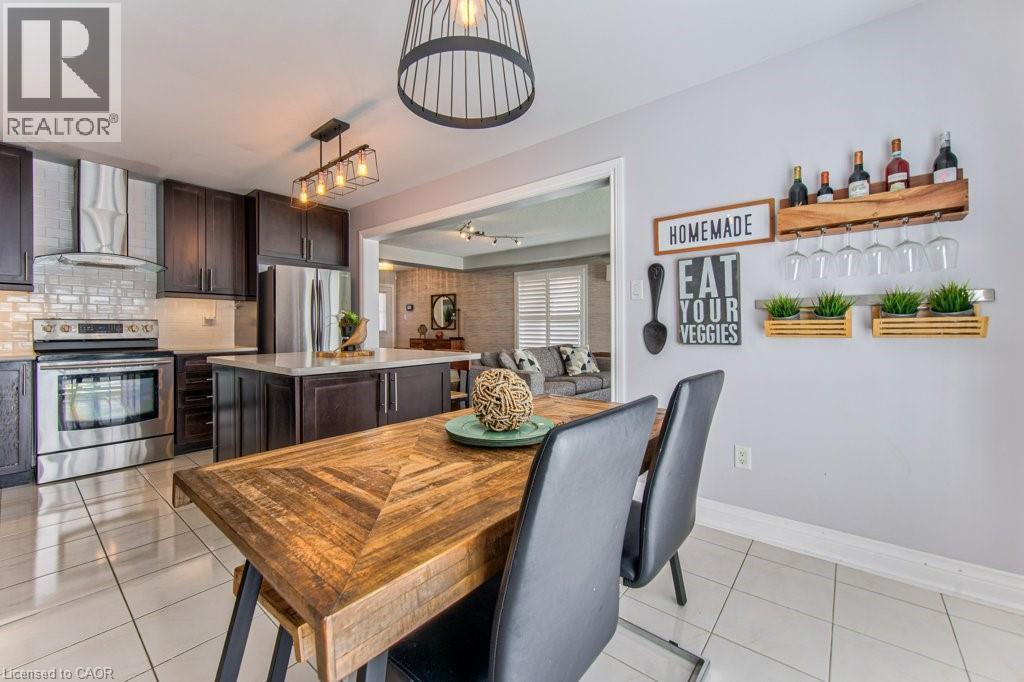 76 Ruhl Drive S, Milton, ON - Indoor Photo Showing Other Room