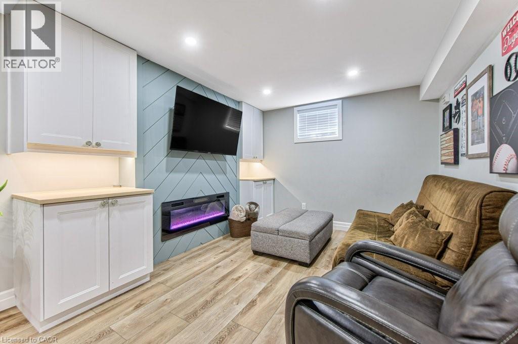 76 Ruhl Drive S, Milton, ON - Indoor With Fireplace