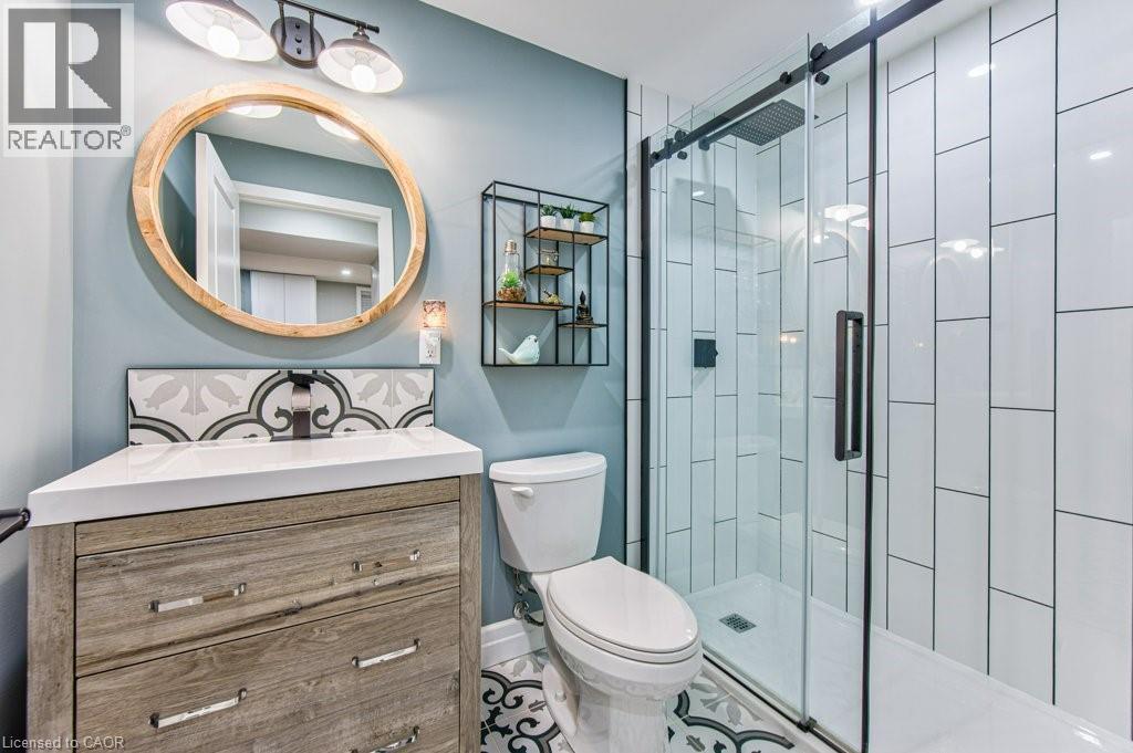 76 Ruhl Drive S, Milton, ON - Indoor Photo Showing Bathroom