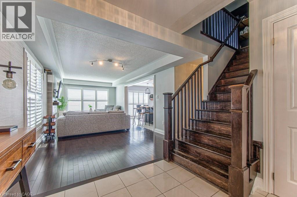76 Ruhl Drive S, Milton, ON - Indoor Photo Showing Other Room