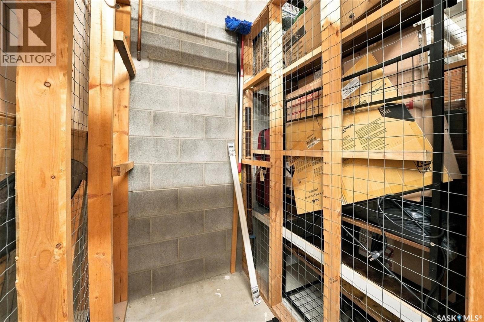 203 525 5Th Avenue N, Saskatoon, SK - Indoor