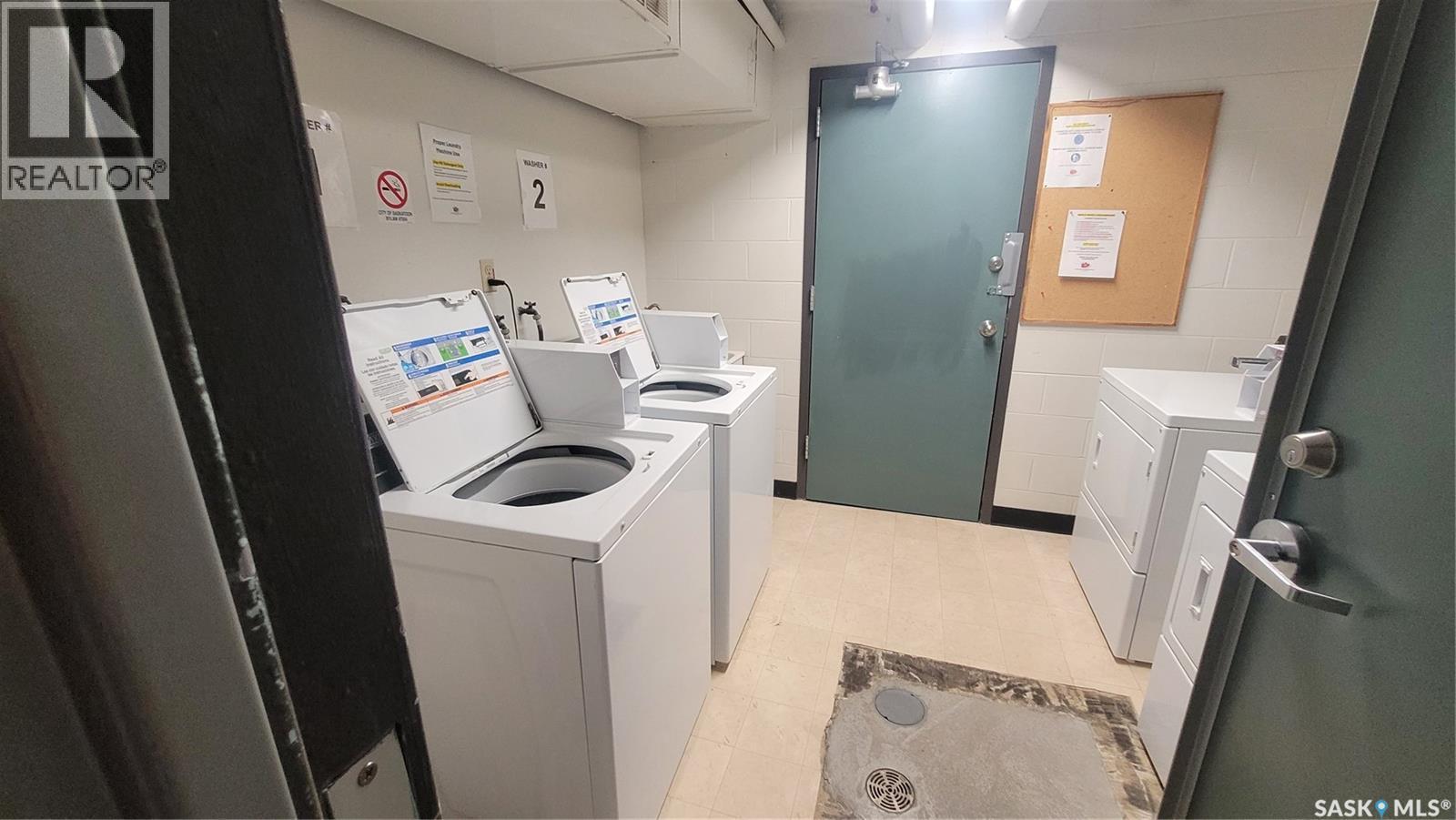 4 111 St Lawrence Crescent, Saskatoon, SK - Indoor Photo Showing Laundry Room