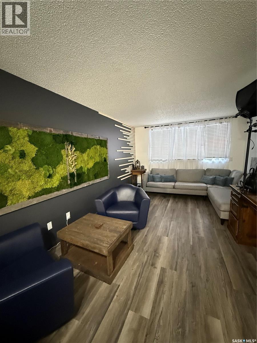 4 111 St Lawrence Crescent, Saskatoon, SK - Indoor