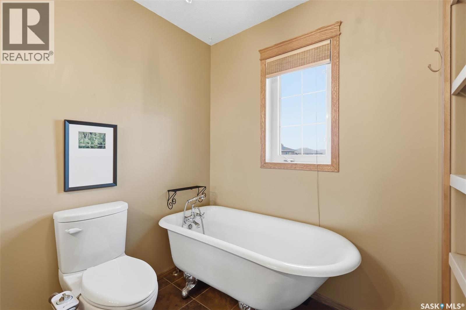 703 Beechmont Lane, Saskatoon, SK - Indoor Photo Showing Bathroom