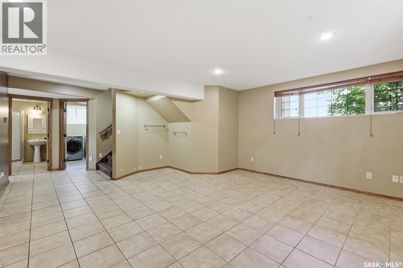 703 Beechmont Lane, Saskatoon, SK - Indoor
