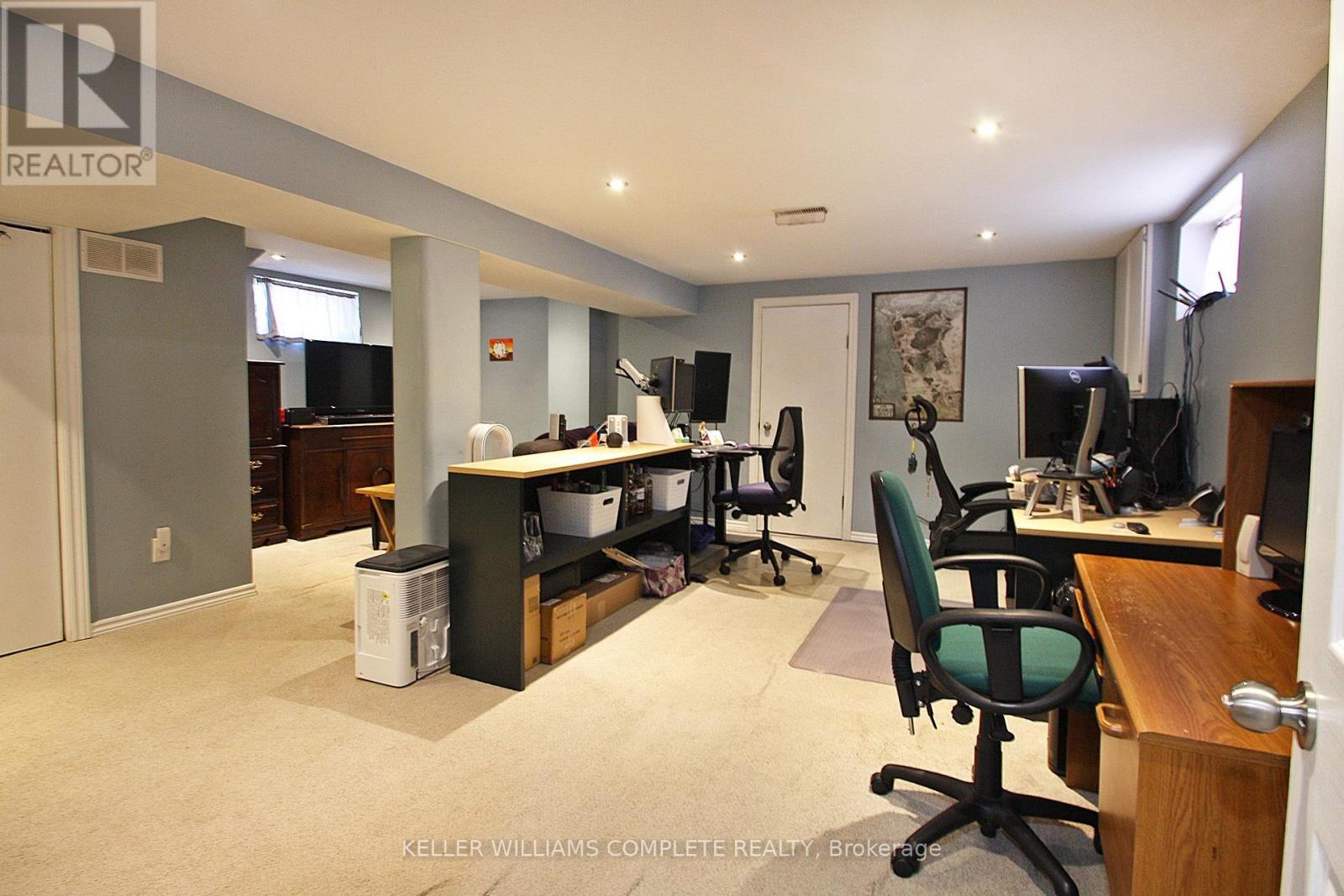 7 Lampton Place, Hamilton, ON - Indoor Photo Showing Office