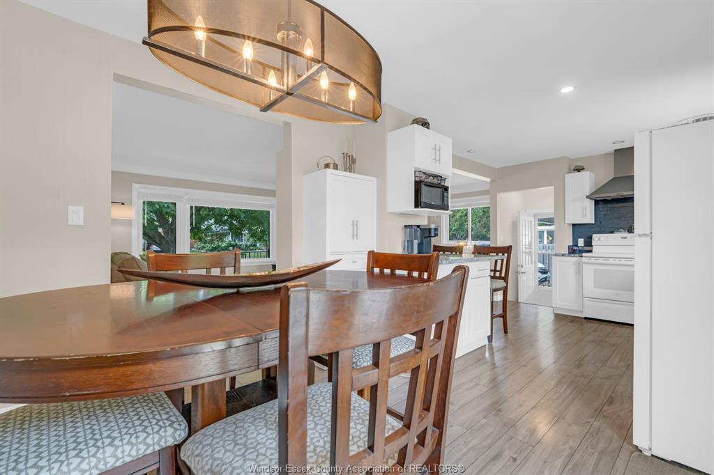22 Danforth, Leamington, ON - Indoor Photo Showing Dining Room