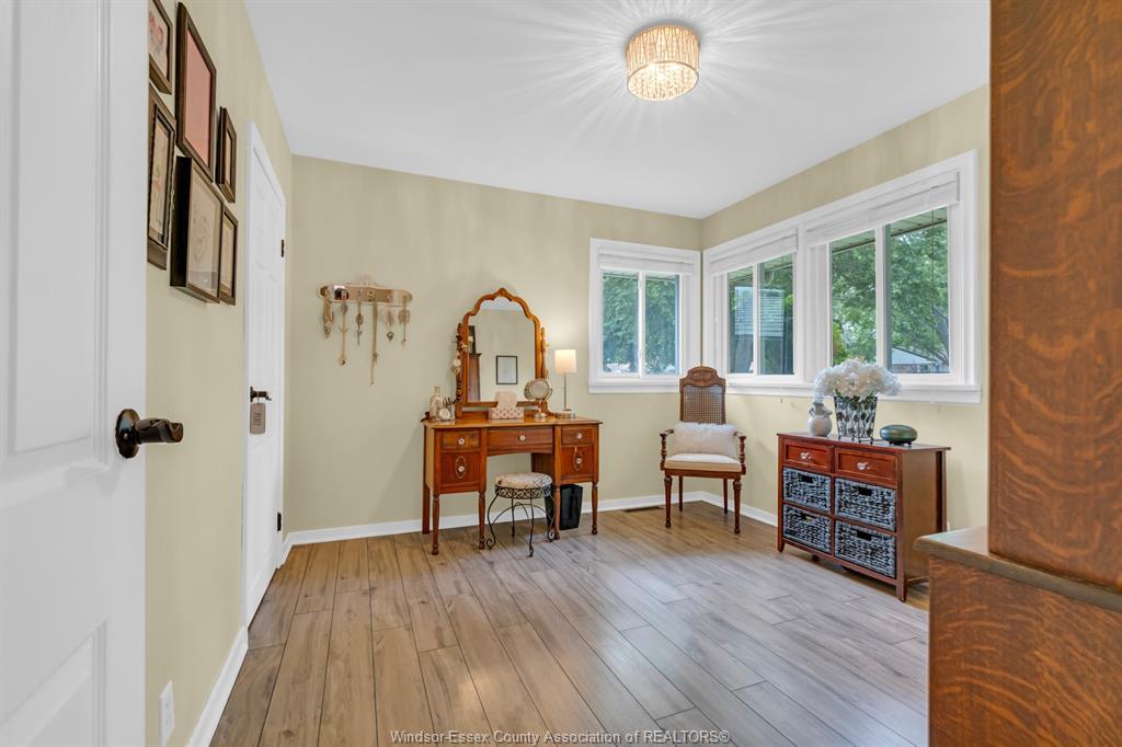 22 Danforth, Leamington, ON - Indoor