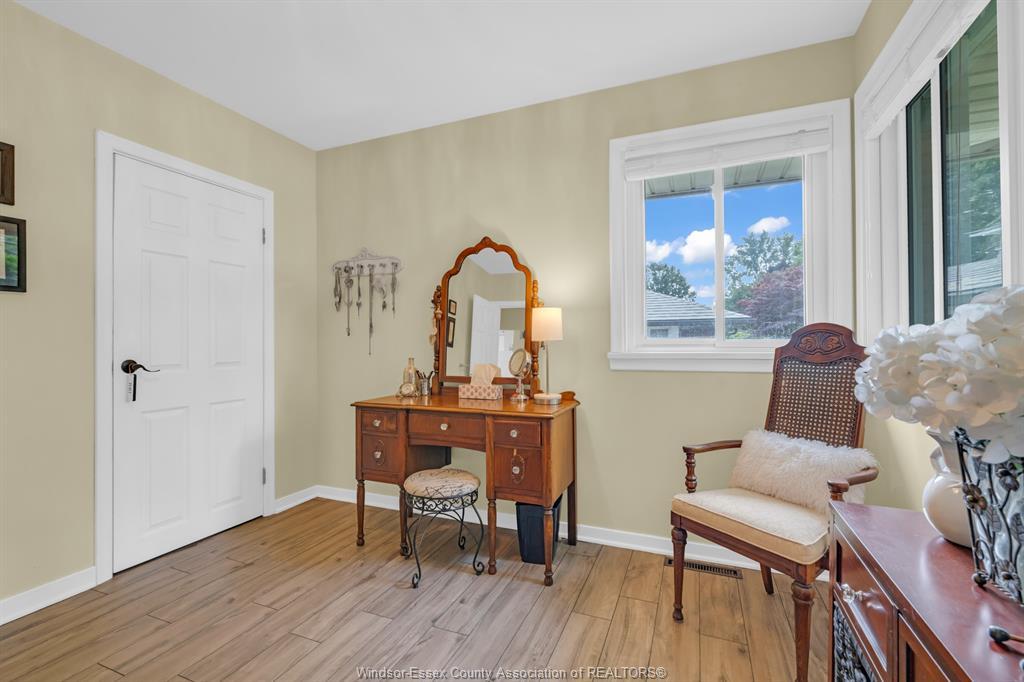 22 Danforth, Leamington, ON - Indoor