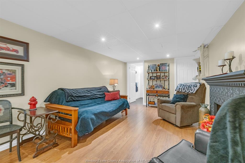 22 Danforth, Leamington, ON - Indoor