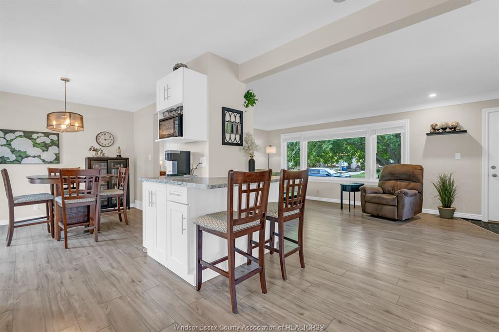 22 Danforth, Leamington, ON - Indoor