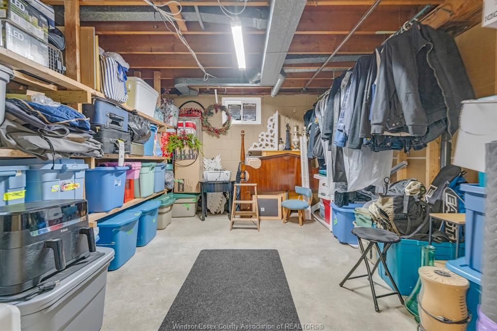 22 Danforth, Leamington, ON - Indoor