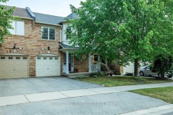 2458 Baintree Crescent Oakville, ON L6M 4W9
