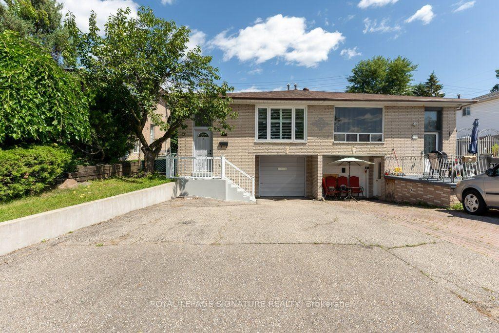 676 Abana Road, Mississauga, ON