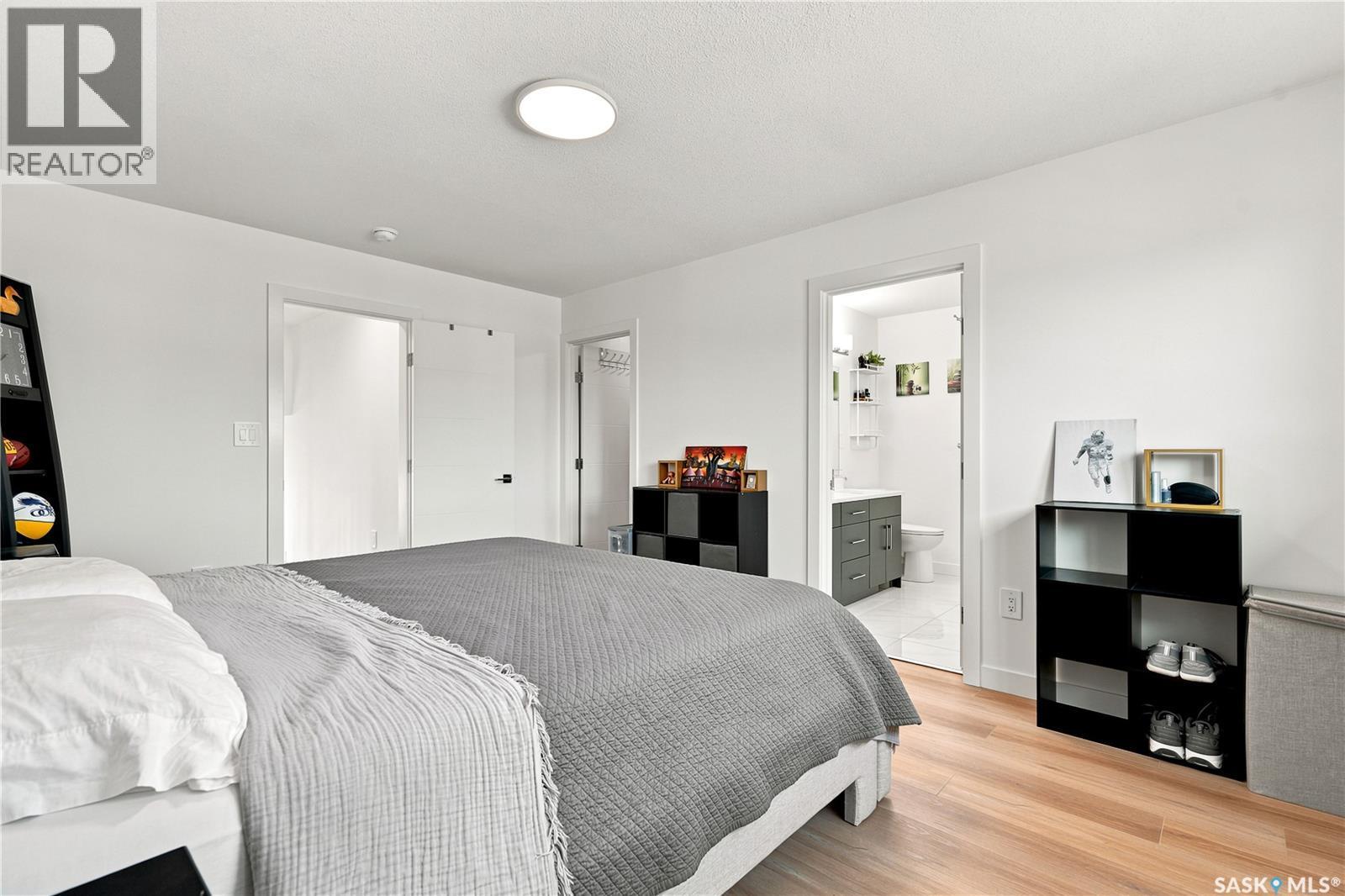 902 Bentley Manor, Saskatoon, SK - Indoor Photo Showing Bedroom