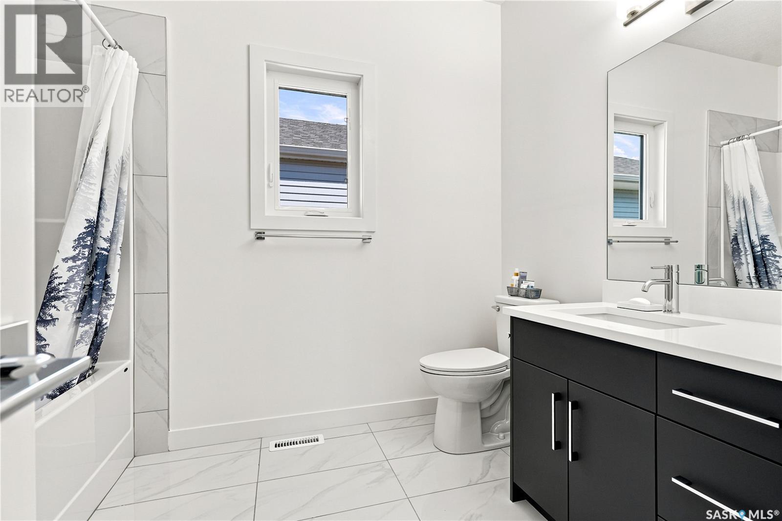 902 Bentley Manor, Saskatoon, SK - Indoor Photo Showing Bathroom