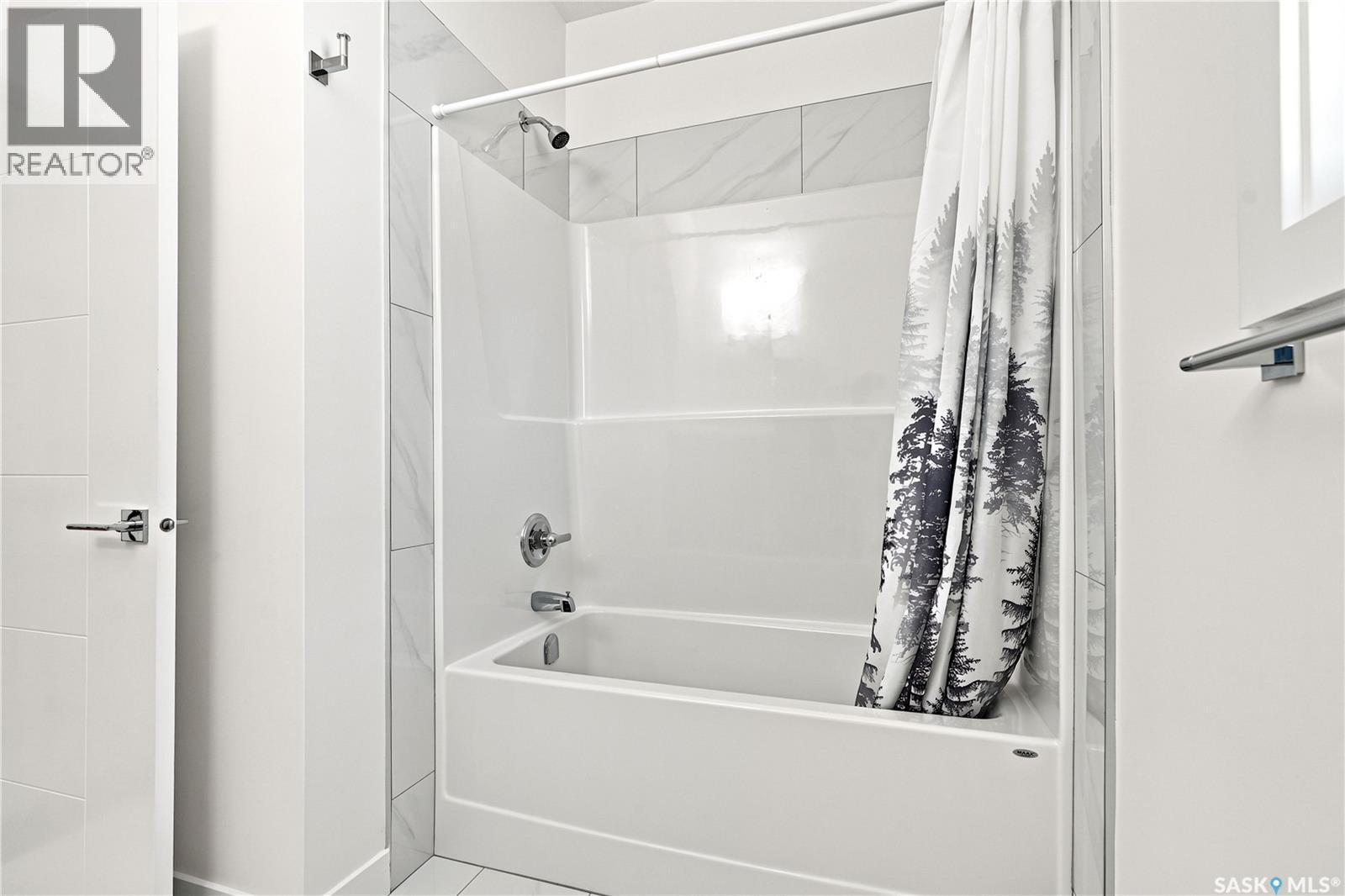 902 Bentley Manor, Saskatoon, SK - Indoor Photo Showing Bathroom