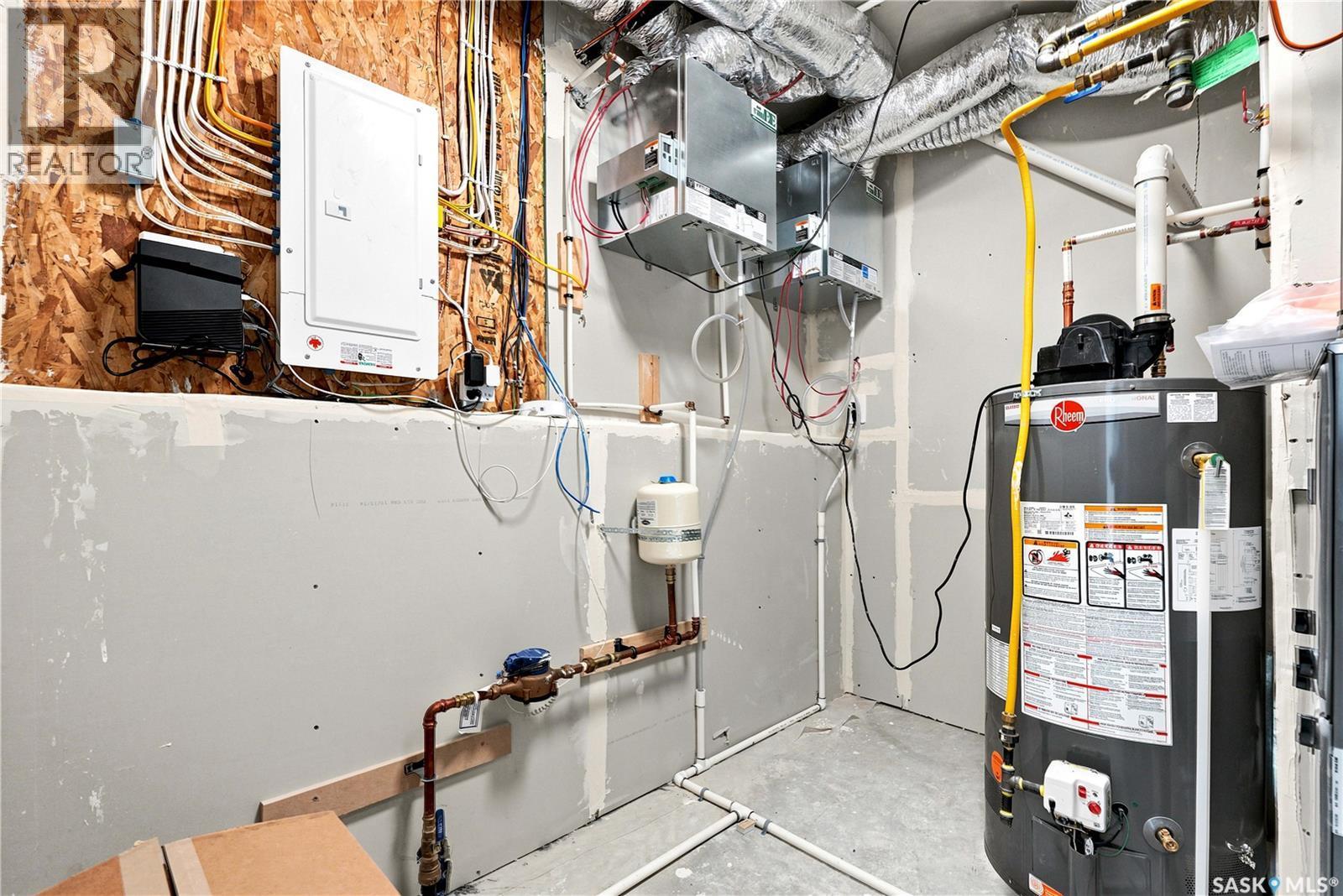 902 Bentley Manor, Saskatoon, SK - Indoor Photo Showing Basement