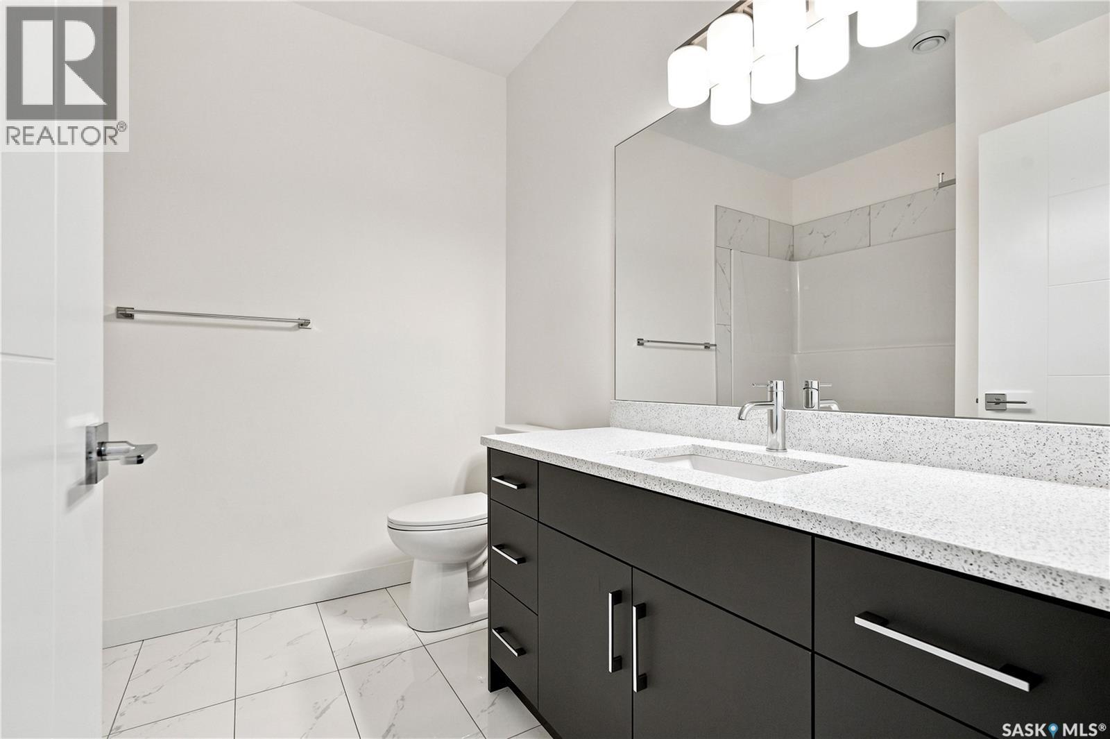 902 Bentley Manor, Saskatoon, SK - Indoor Photo Showing Bathroom