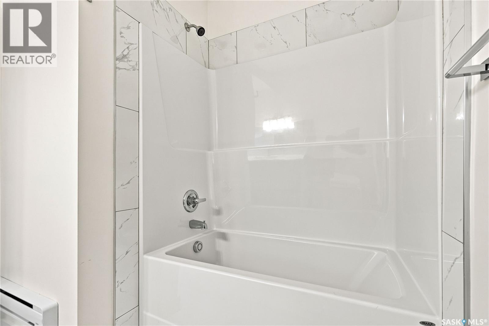 902 Bentley Manor, Saskatoon, SK - Indoor Photo Showing Bathroom
