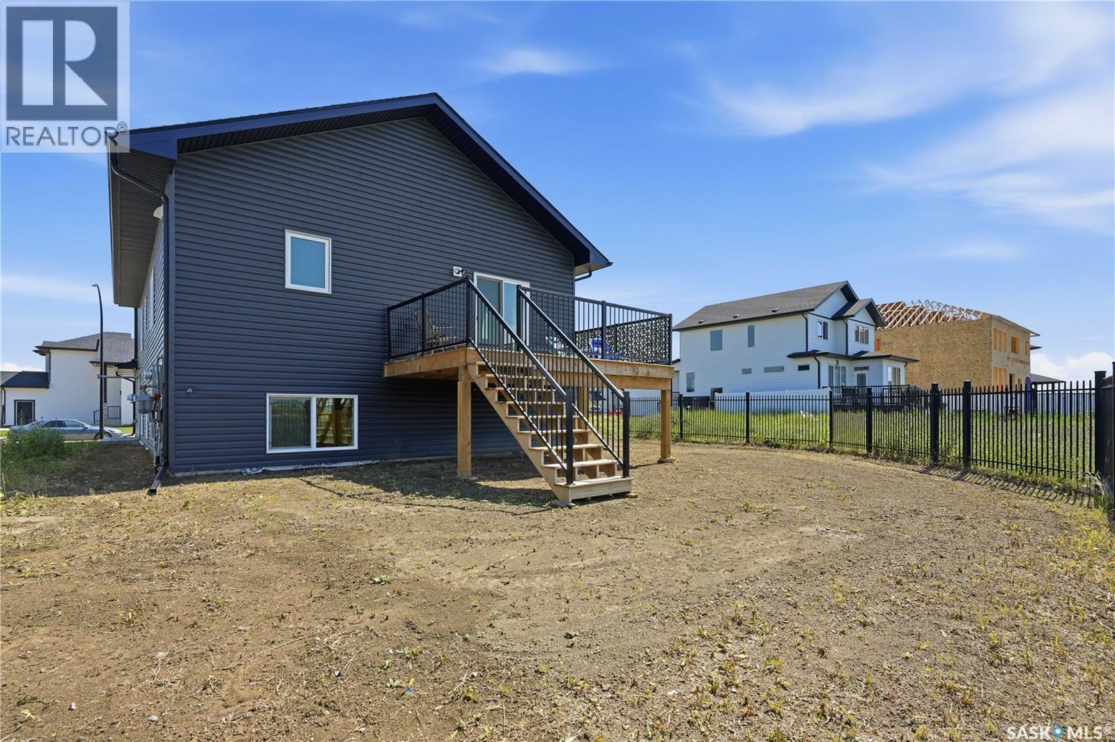 902 Bentley Manor, Saskatoon, SK - Outdoor