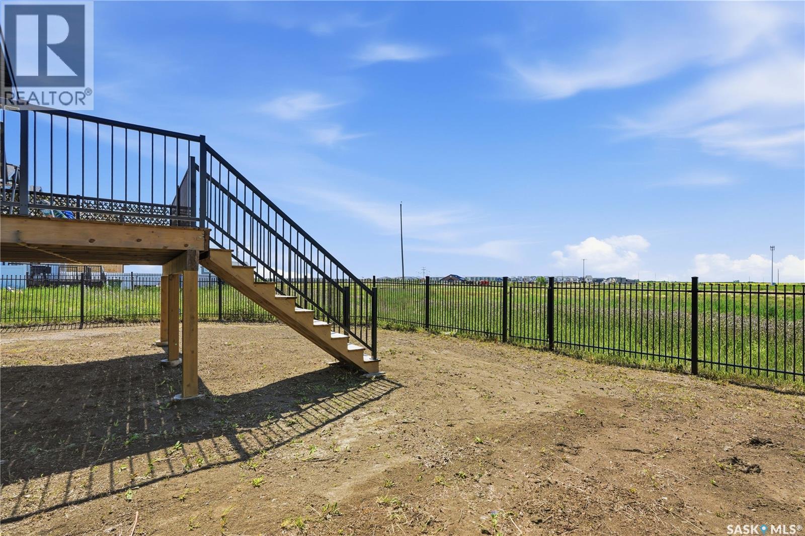 902 Bentley Manor, Saskatoon, SK - Outdoor