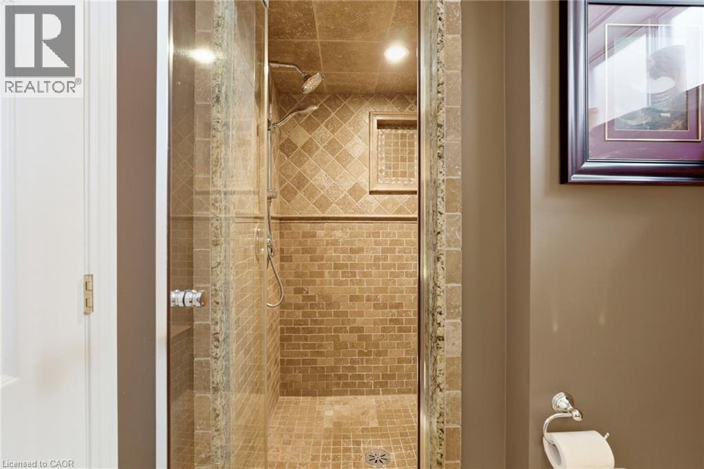 3 Mitchell Avenue, Hamilton, ON - Indoor Photo Showing Bathroom