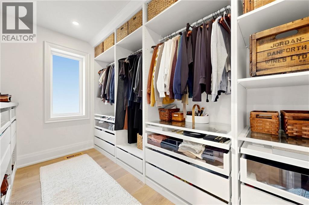 386 Cosburn Crescent, Burlington, ON - Indoor With Storage