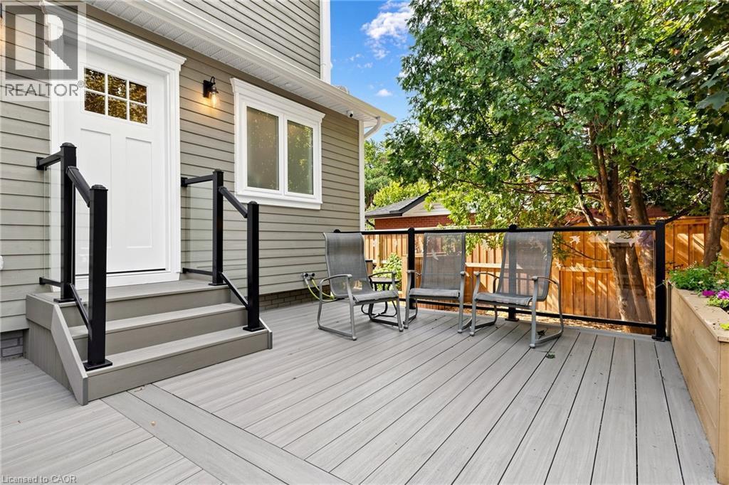 386 Cosburn Crescent, Burlington, ON - Outdoor With Deck Patio Veranda With Exterior