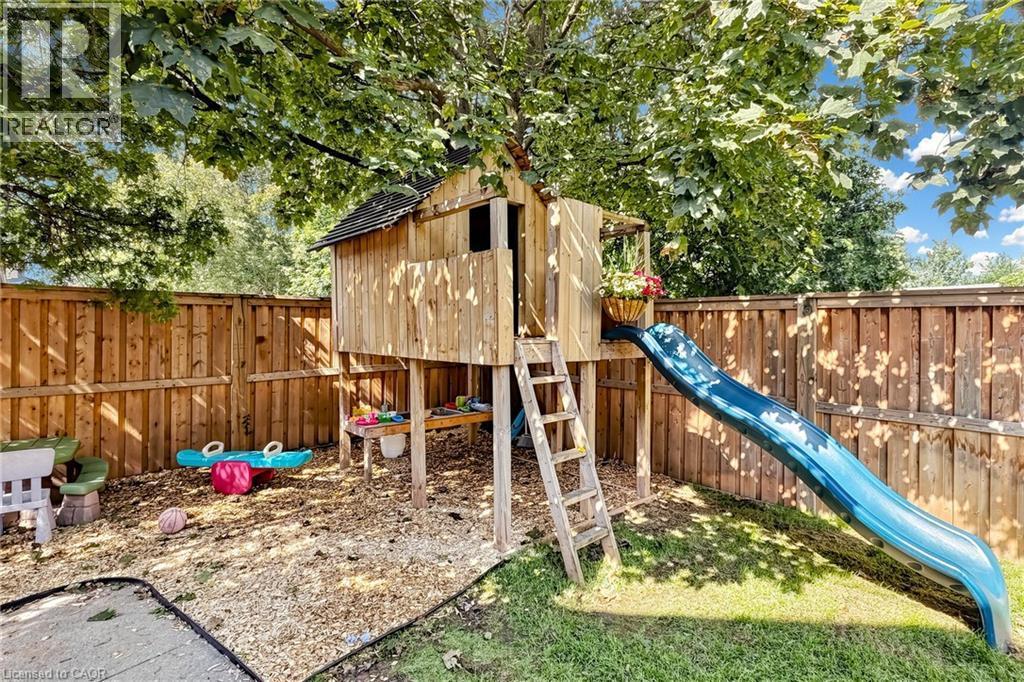 386 Cosburn Crescent, Burlington, ON - Outdoor With Deck Patio Veranda