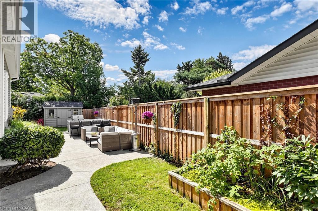 386 Cosburn Crescent, Burlington, ON - Outdoor