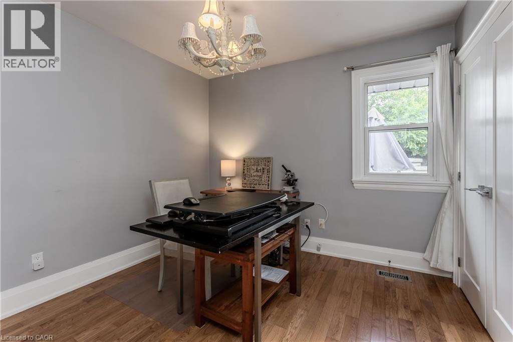 892 North Shore Boulevard W, Burlington, ON - Indoor