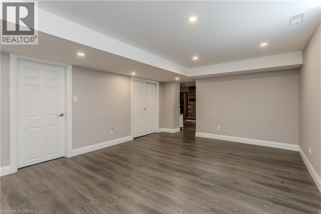 892 North Shore Boulevard W, Burlington, ON - Indoor Photo Showing Other Room