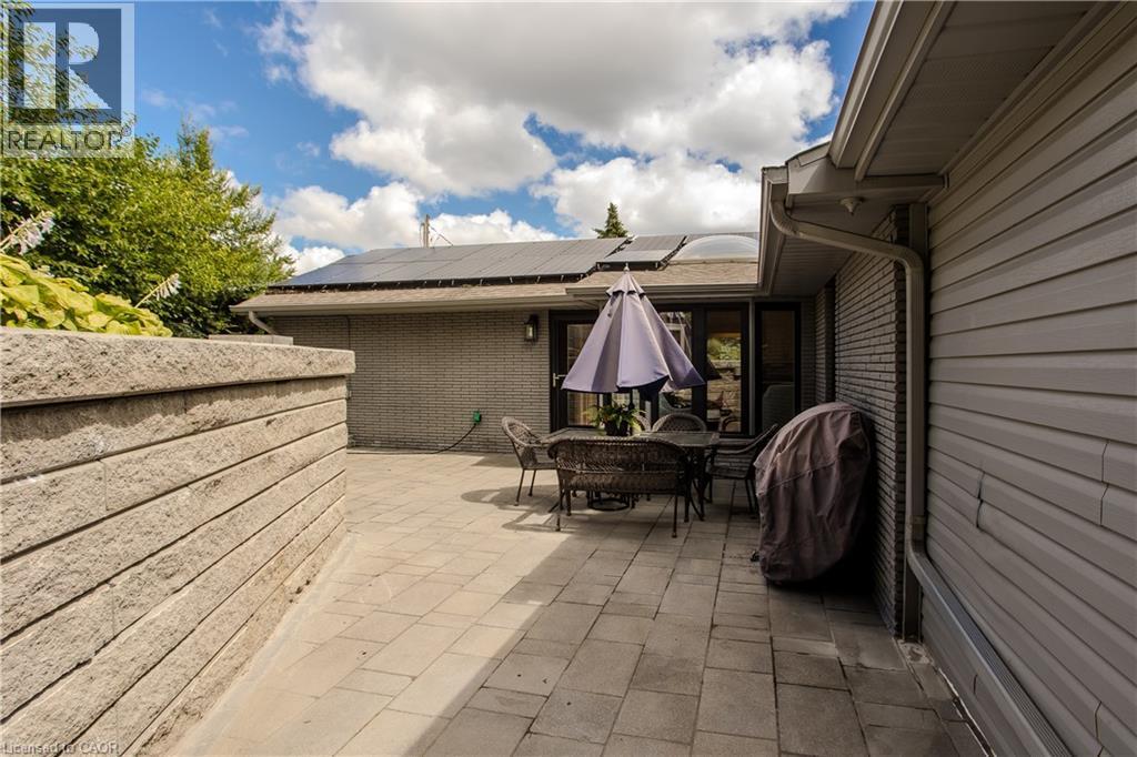 892 North Shore Boulevard W, Burlington, ON - Outdoor With Deck Patio Veranda With Exterior