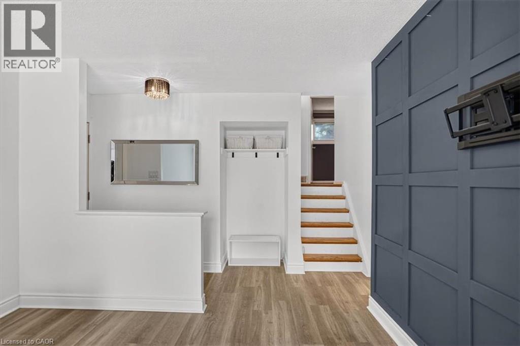 27 Gretna Court, Hamilton, ON - Indoor Photo Showing Other Room