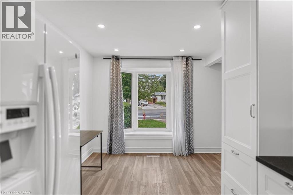 27 Gretna Court, Hamilton, ON - Indoor Photo Showing Other Room