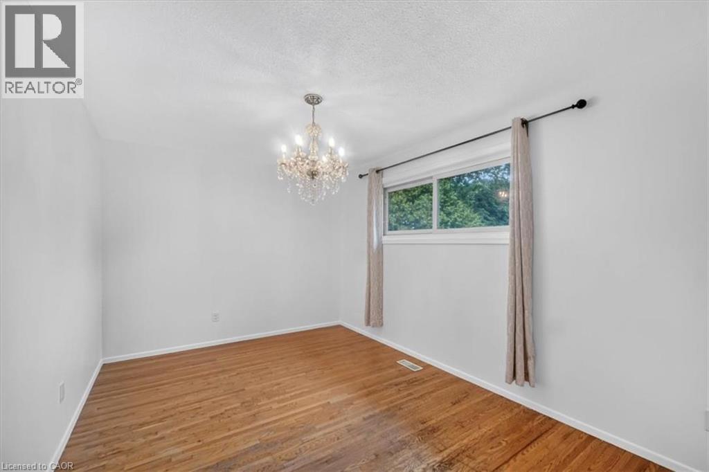 27 Gretna Court, Hamilton, ON - Indoor Photo Showing Other Room