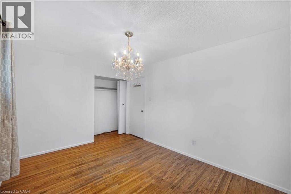 27 Gretna Court, Hamilton, ON - Indoor Photo Showing Other Room
