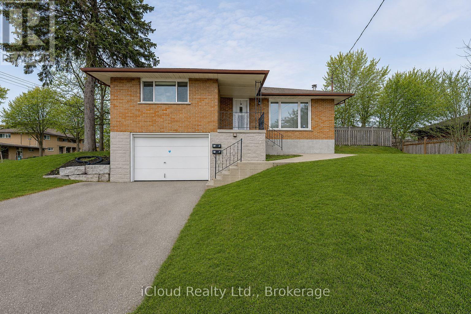 28 Hoffman Street, Kitchener, ON - Outdoor